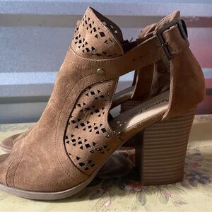 American Eagle Outfitters Tan Heeled Boots